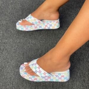 Women's Platform Heeled Flip Flop Sandals - Stylish Comfort
